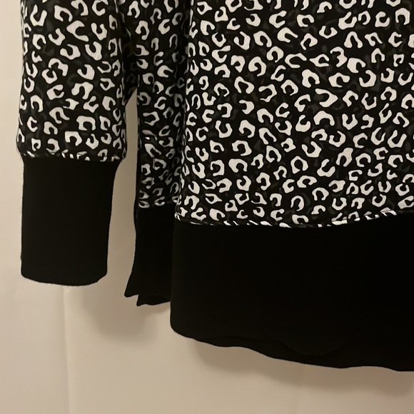 🔴 5 Items for $25 Sale! Cabana by Crown & Ivy Black Sweatshirt XXL - Picture 4 of 5